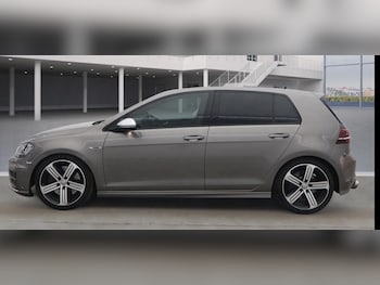 Used Volkswagen Golf 2015 for sale - 76038461: Photo