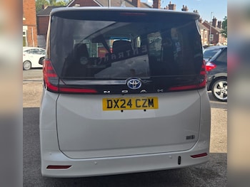 Used Toyota Noah  for sale - 75067078: Photo