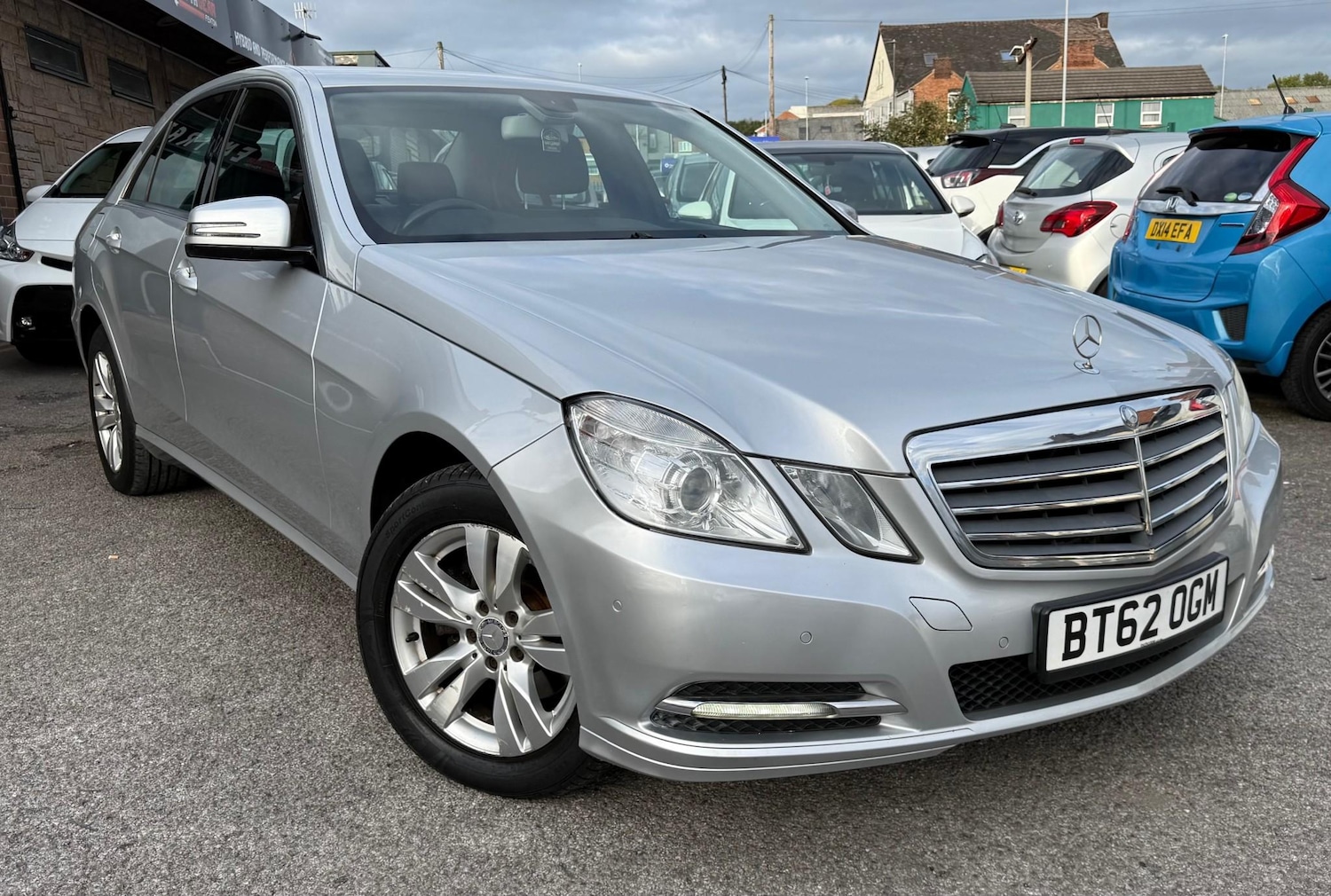 Used Mercedes-Benz E Class 2013 for sale - 77493709: Photo 2