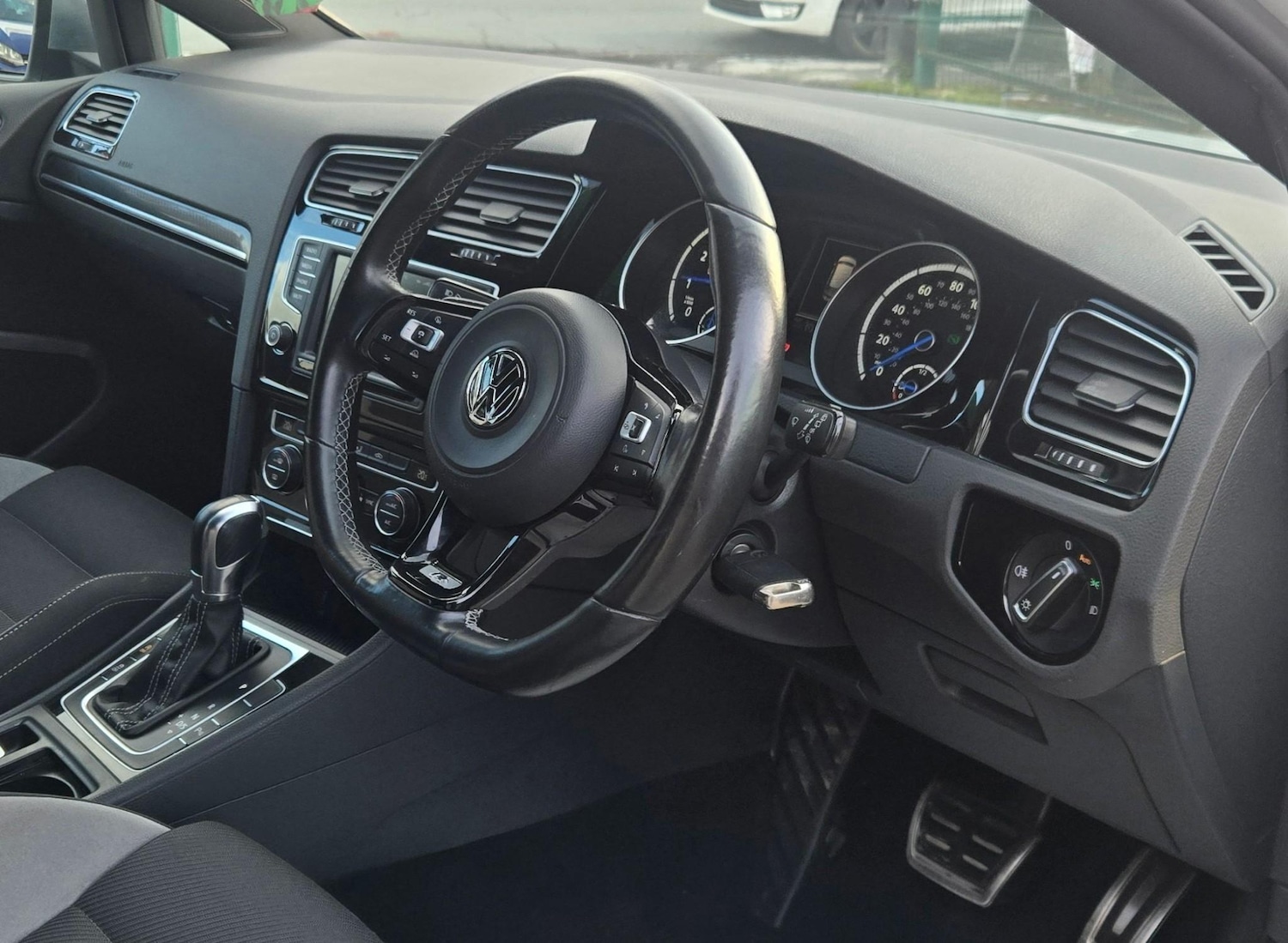 Used Volkswagen Golf 2015 for sale - 77249089: Photo 8