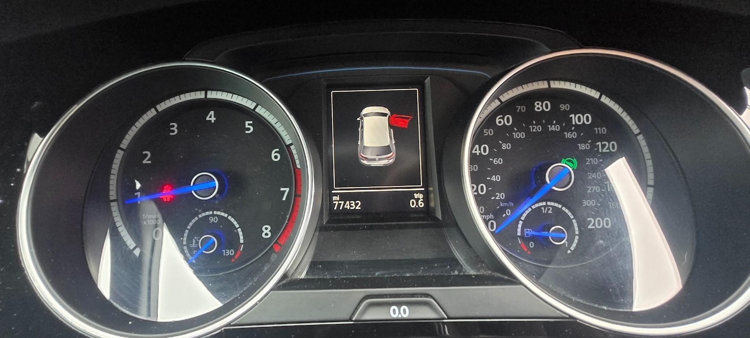 Used Volkswagen Golf 2015 for sale - 76750713: Photo 11