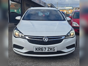 Used Vauxhall Astra 2017 for sale - 76061481: Photo