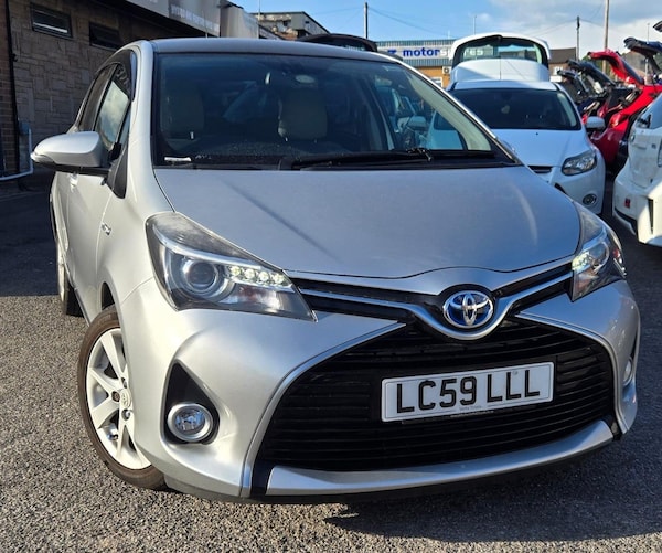 Used Toyota Yaris 2017 for sale - 75208278: Photo 2