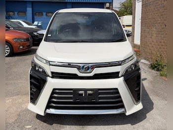 Used Toyota Voxy undefined for sale - 79312800: Photo