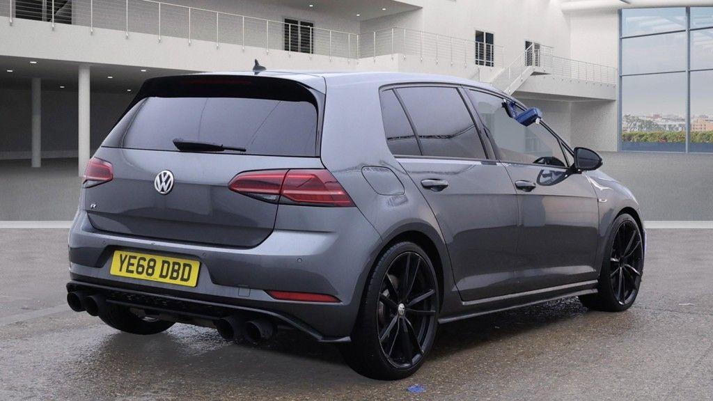 Used Volkswagen Golf 2019 for sale - 76586371: Photo 2