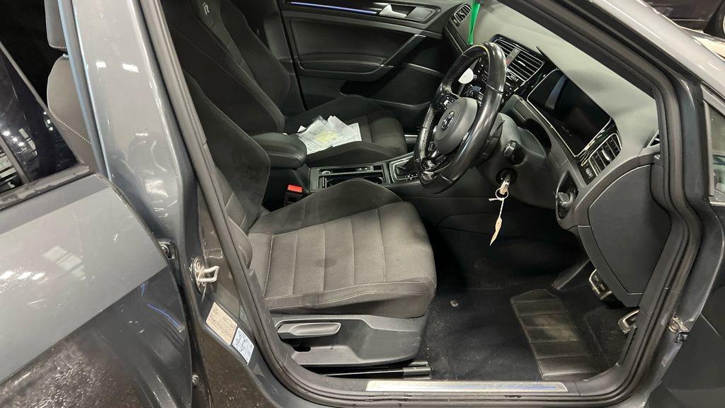 Used Volkswagen Golf 2019 for sale - 76586371: Photo 4