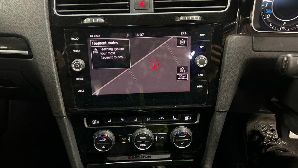 Used Volkswagen Golf 2019 for sale - 76586371: Photo 5