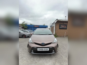 Used Toyota Prius+ 2019 for sale - 78954506: Photo