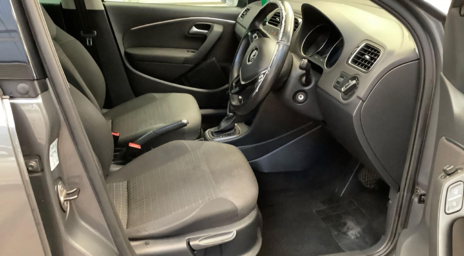 Used Volkswagen Polo 2017 for sale - 77110075: Photo 7