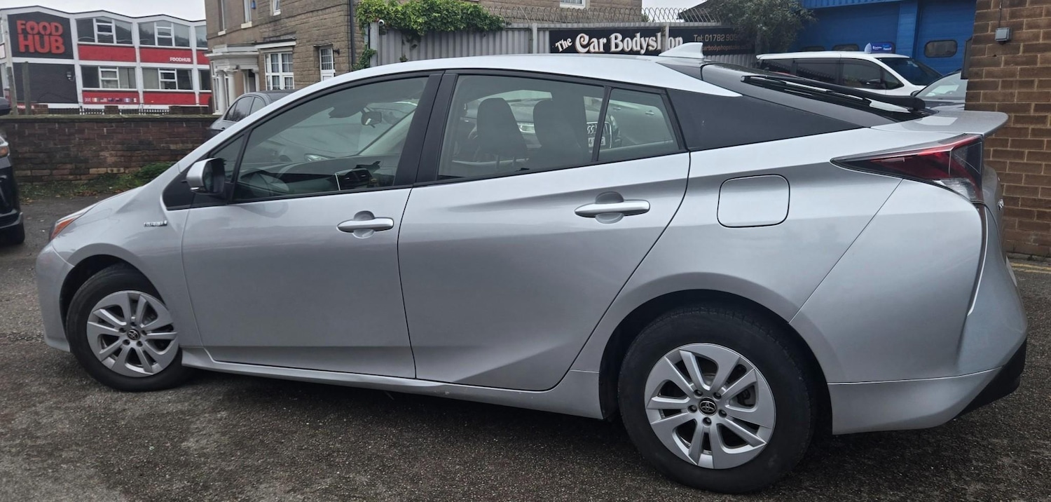 Used Toyota Prius 2016 for sale - 76985510: Photo 4