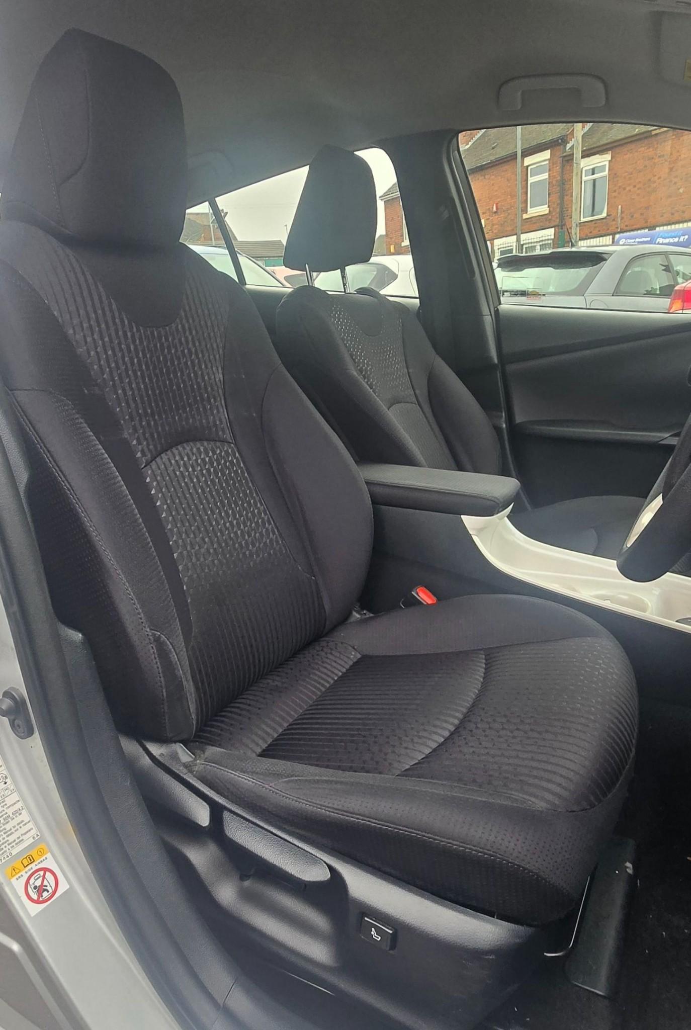 Used Toyota Prius 2016 for sale - 76985510: Photo 8