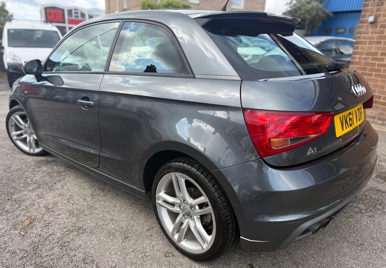 Used Audi A1 2011 for sale - 76750704: Photo 4