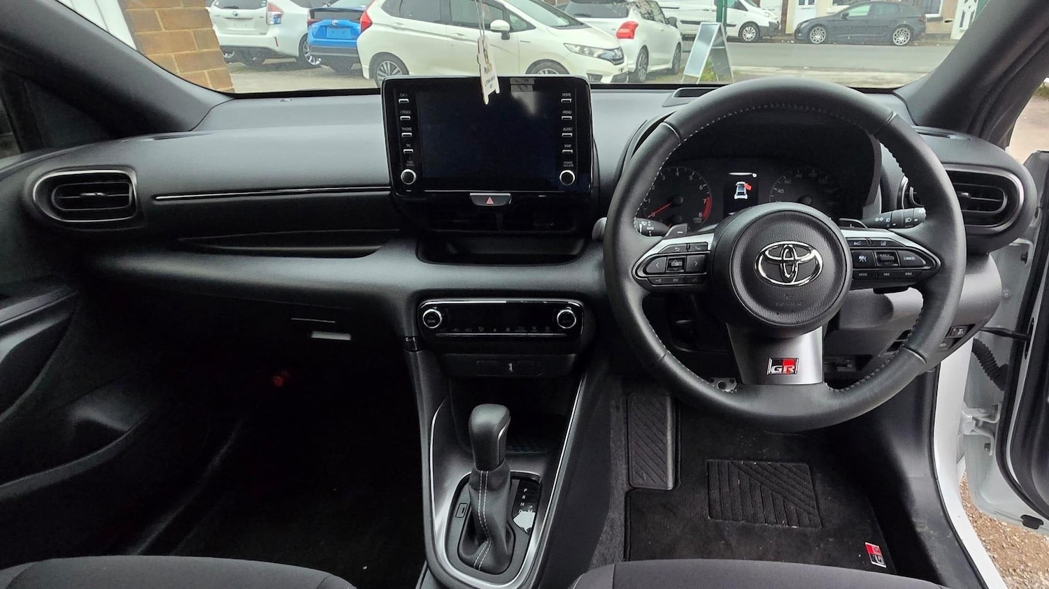 Used Toyota Yaris 2024 for sale - 76245033: Photo 11