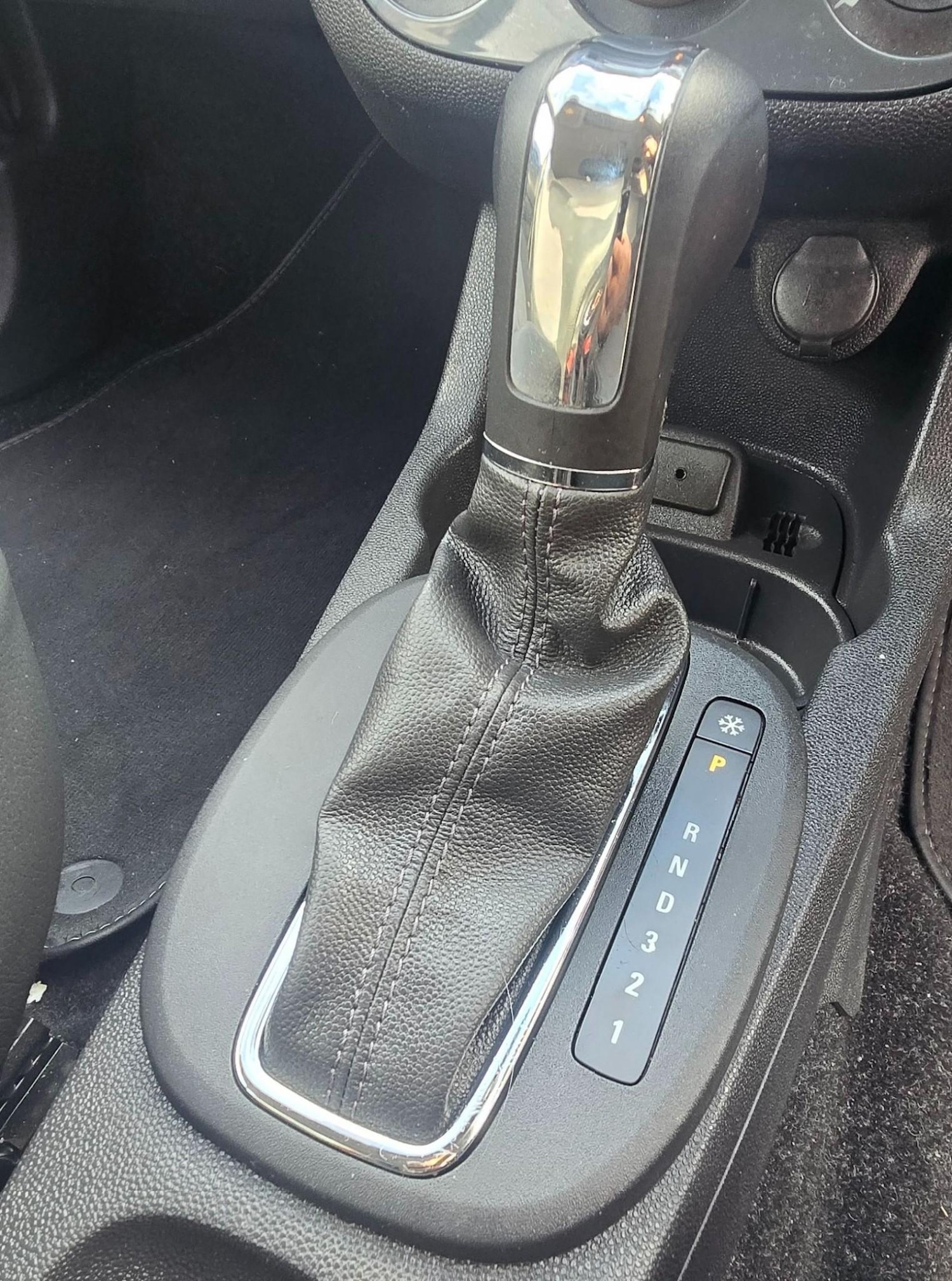 Used Vauxhall Corsa 2013 for sale - 76359675: Photo 10