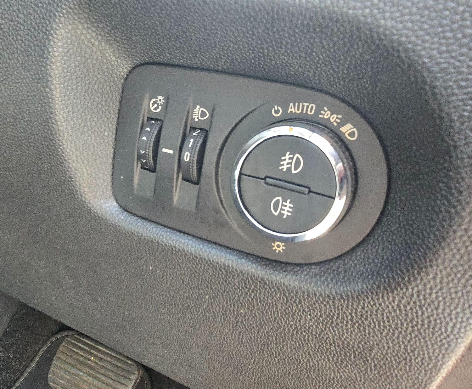 Used Vauxhall Corsa 2013 for sale - 76359675: Photo 12