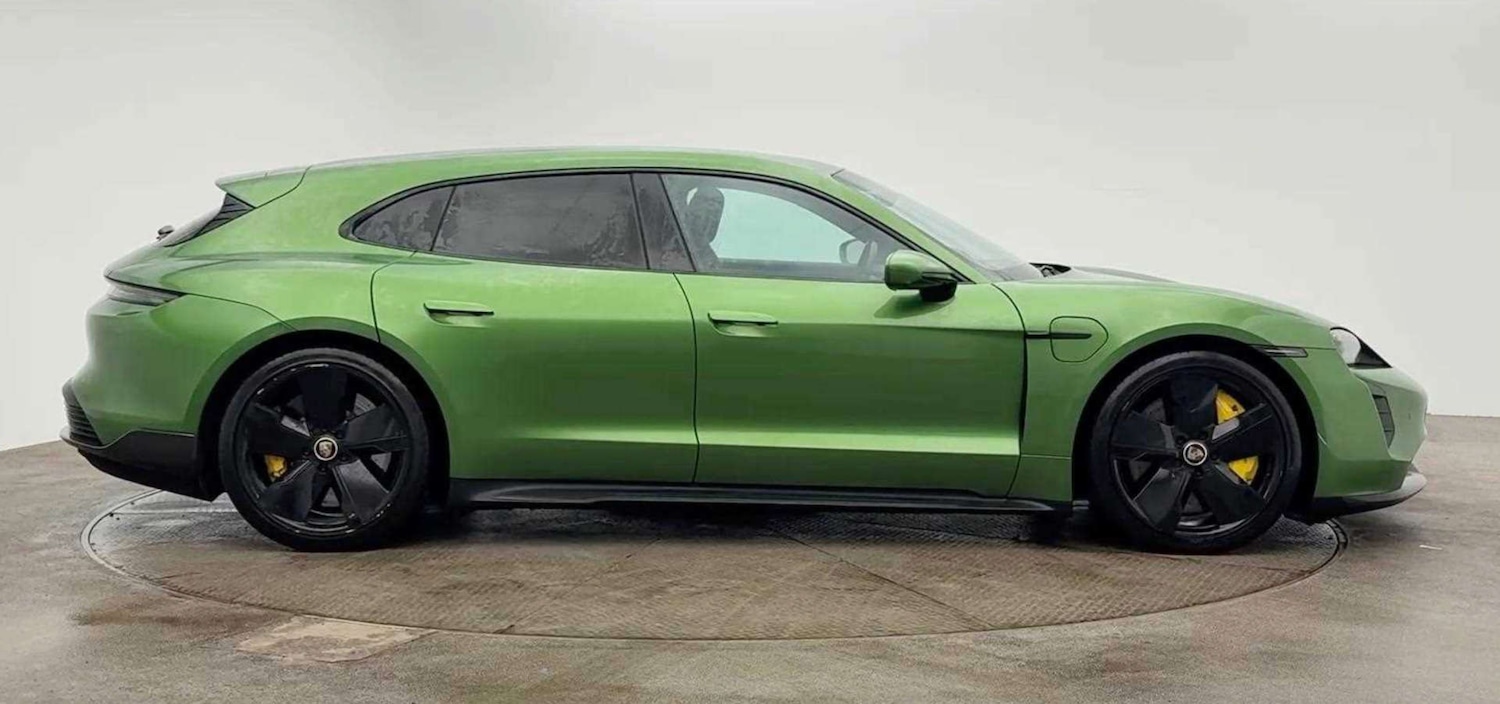 Used Porsche Taycan 2022 for sale - 77778146: Photo 2