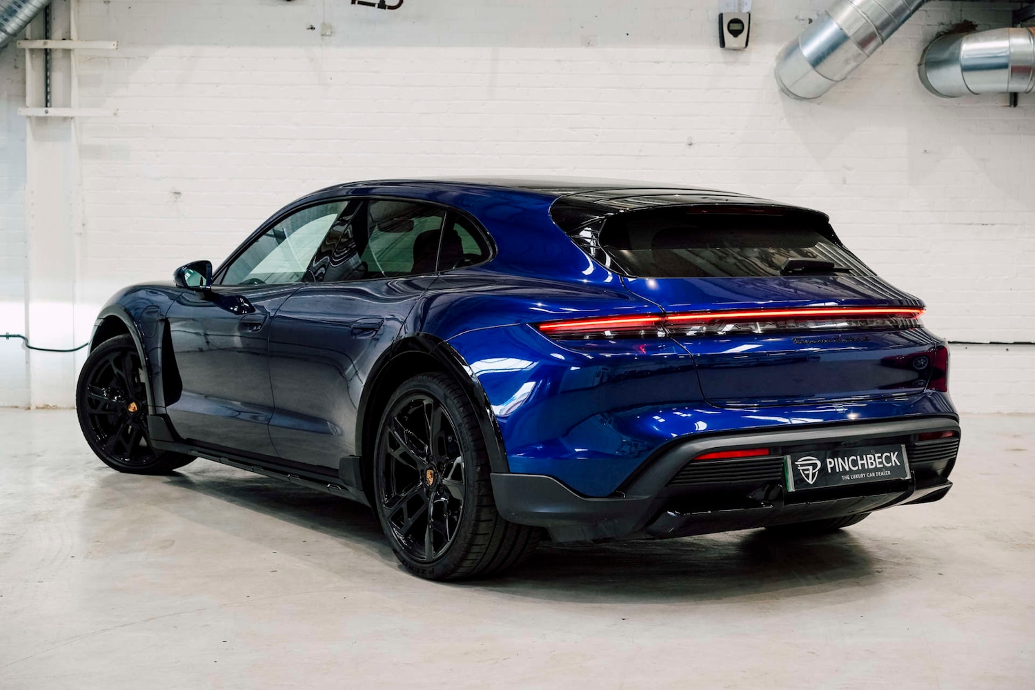 Used Porsche Taycan 2022 for sale - 76693664: Photo 11