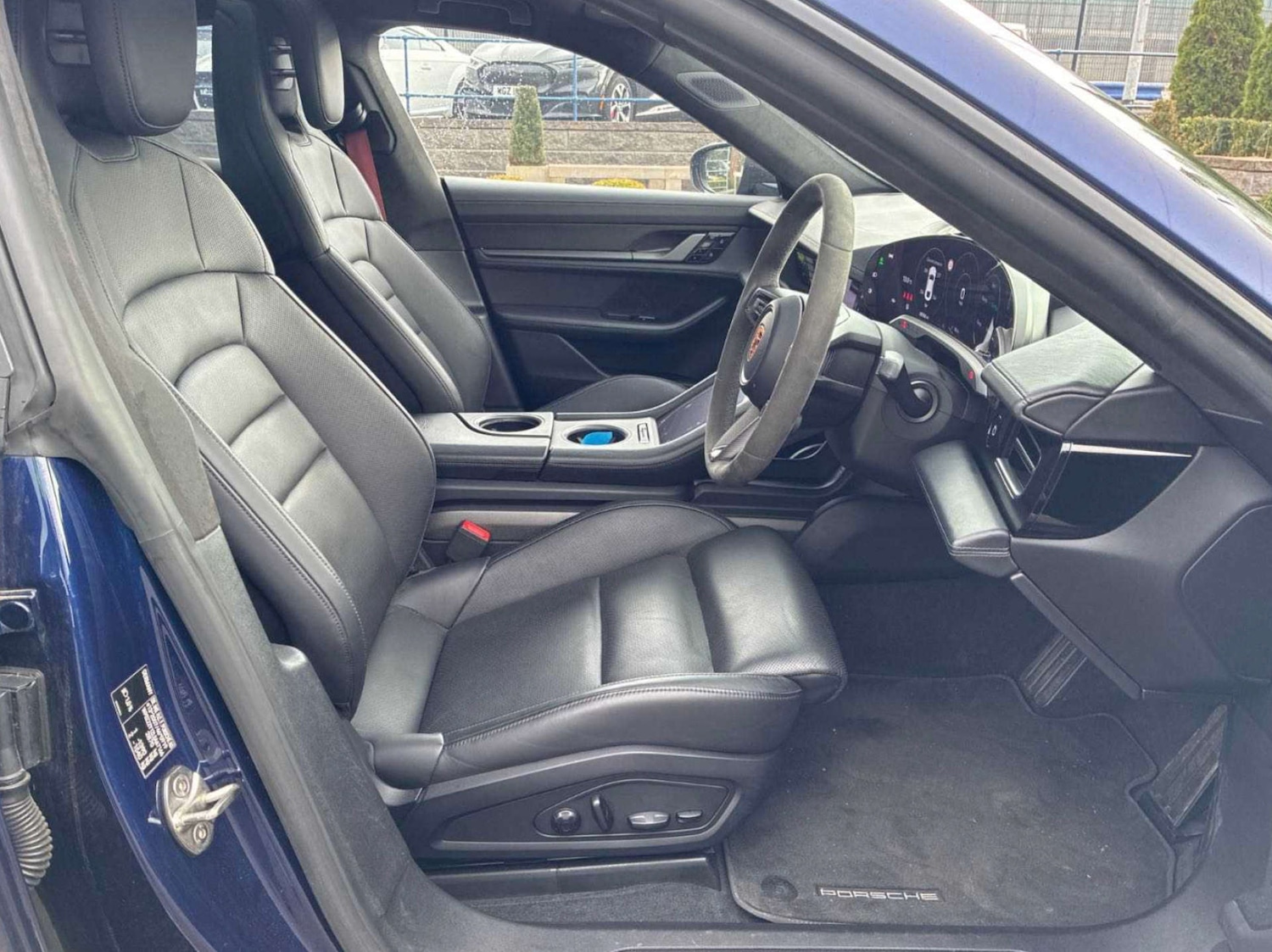 Used Porsche Taycan 2020 for sale - 77157183: Photo 4