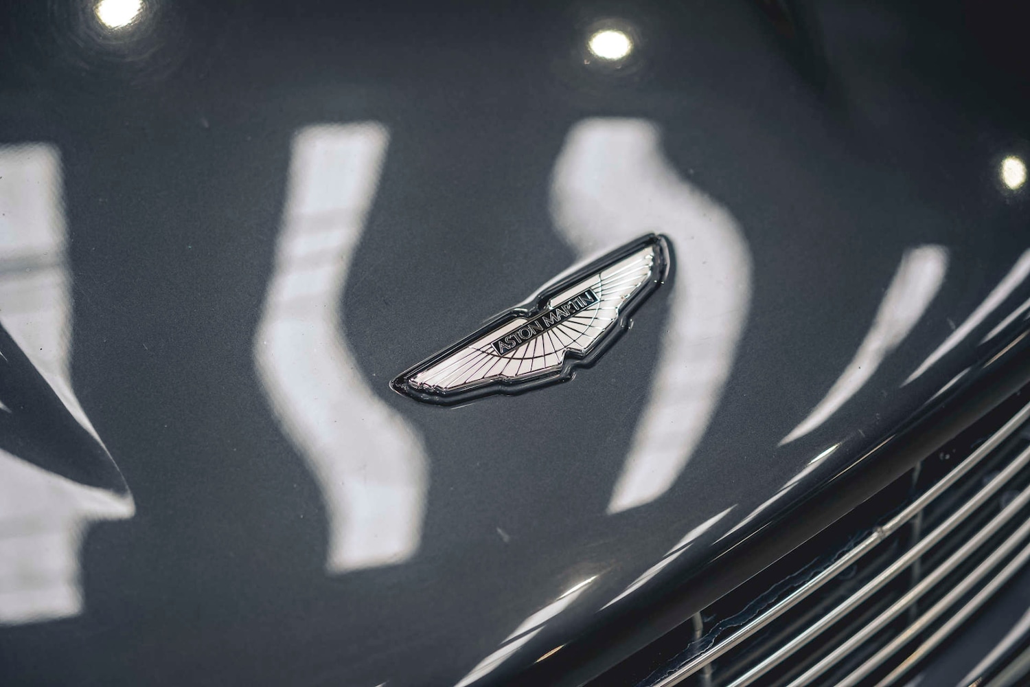 Used Aston Martin DBS 2010 for sale - 76693660: Photo 11