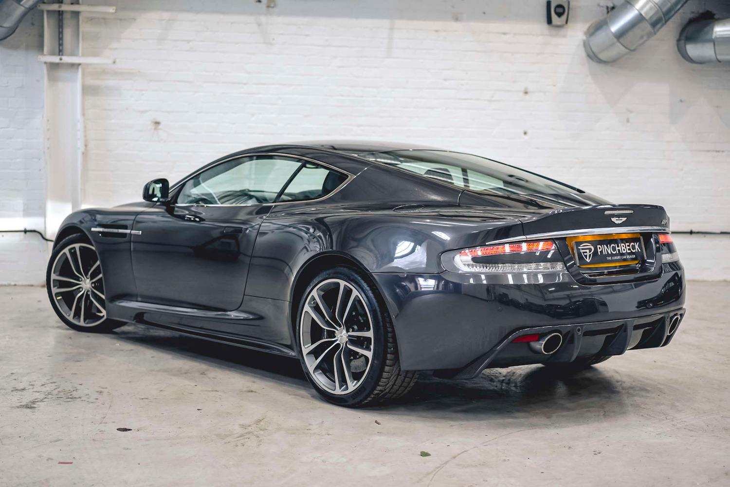 Used Aston Martin DBS 2010 for sale - 76693660: Photo 13