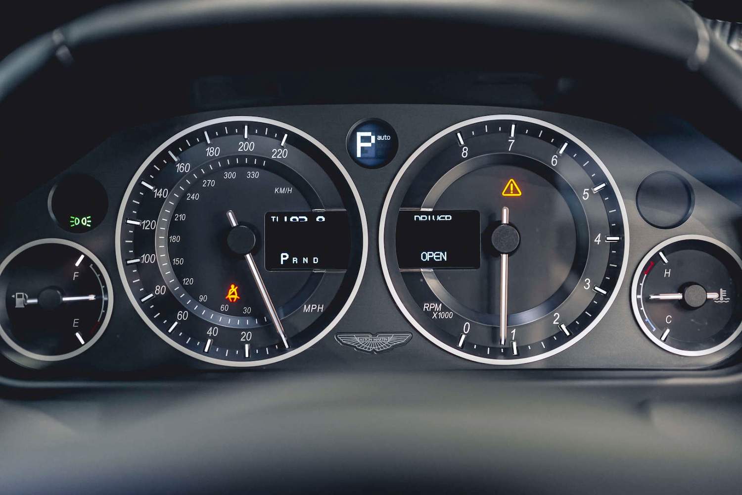 Used Aston Martin DBS 2010 for sale - 76693660: Photo 21