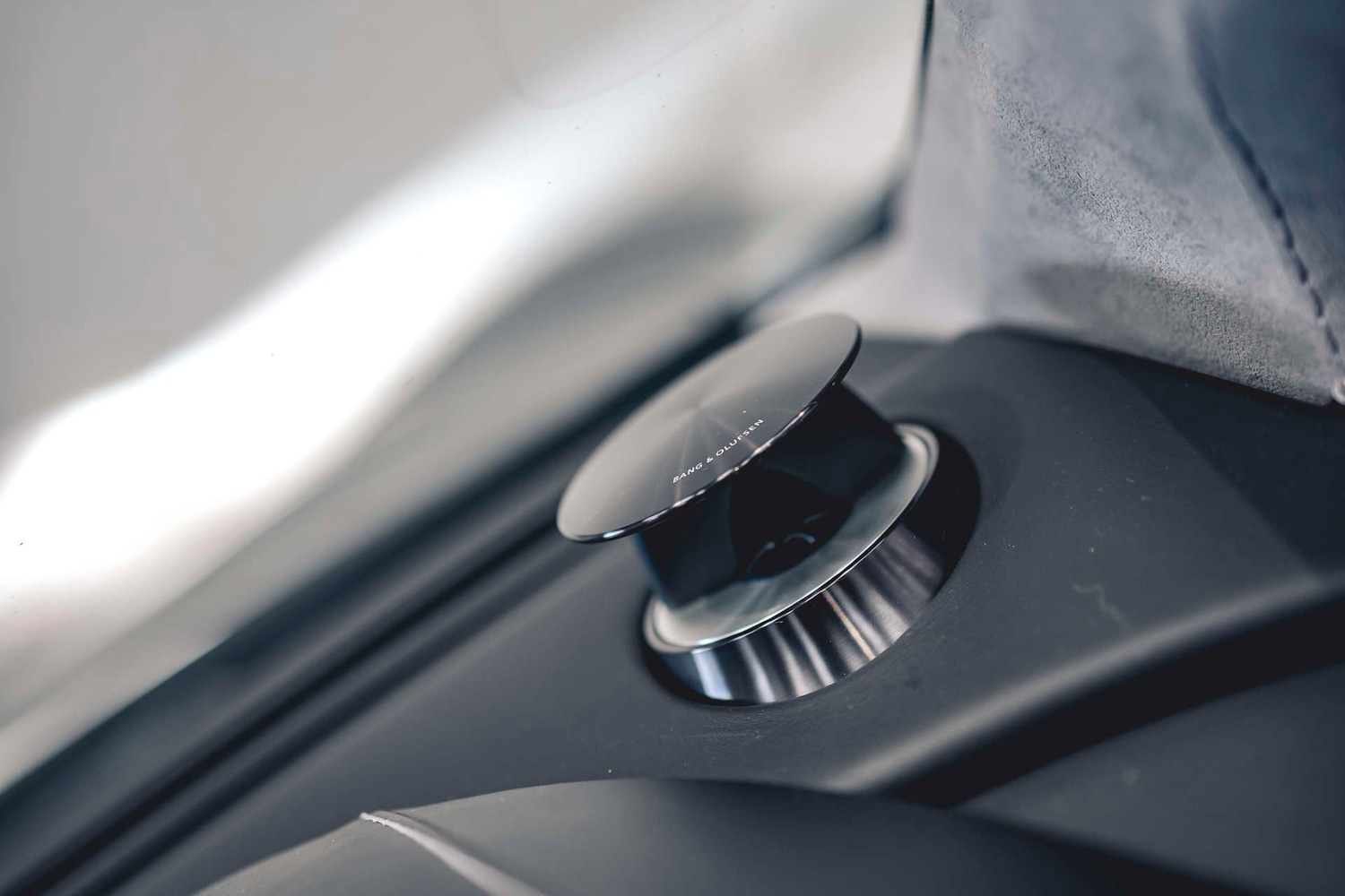 Used Aston Martin DBS 2010 for sale - 76693660: Photo 27