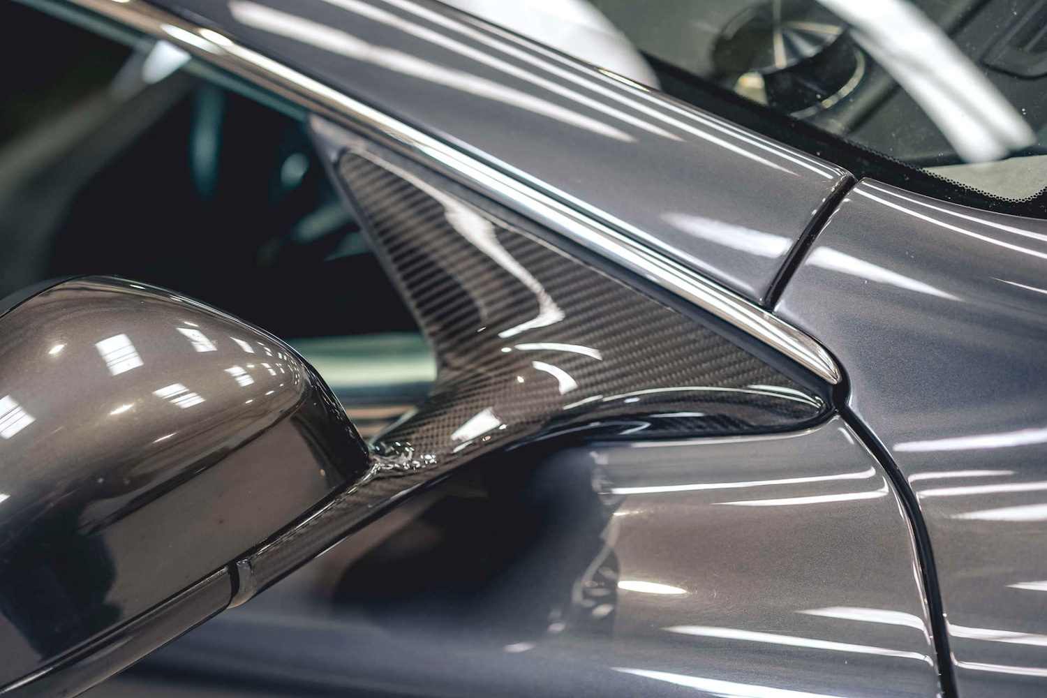 Used Aston Martin DBS 2010 for sale - 76693660: Photo 6