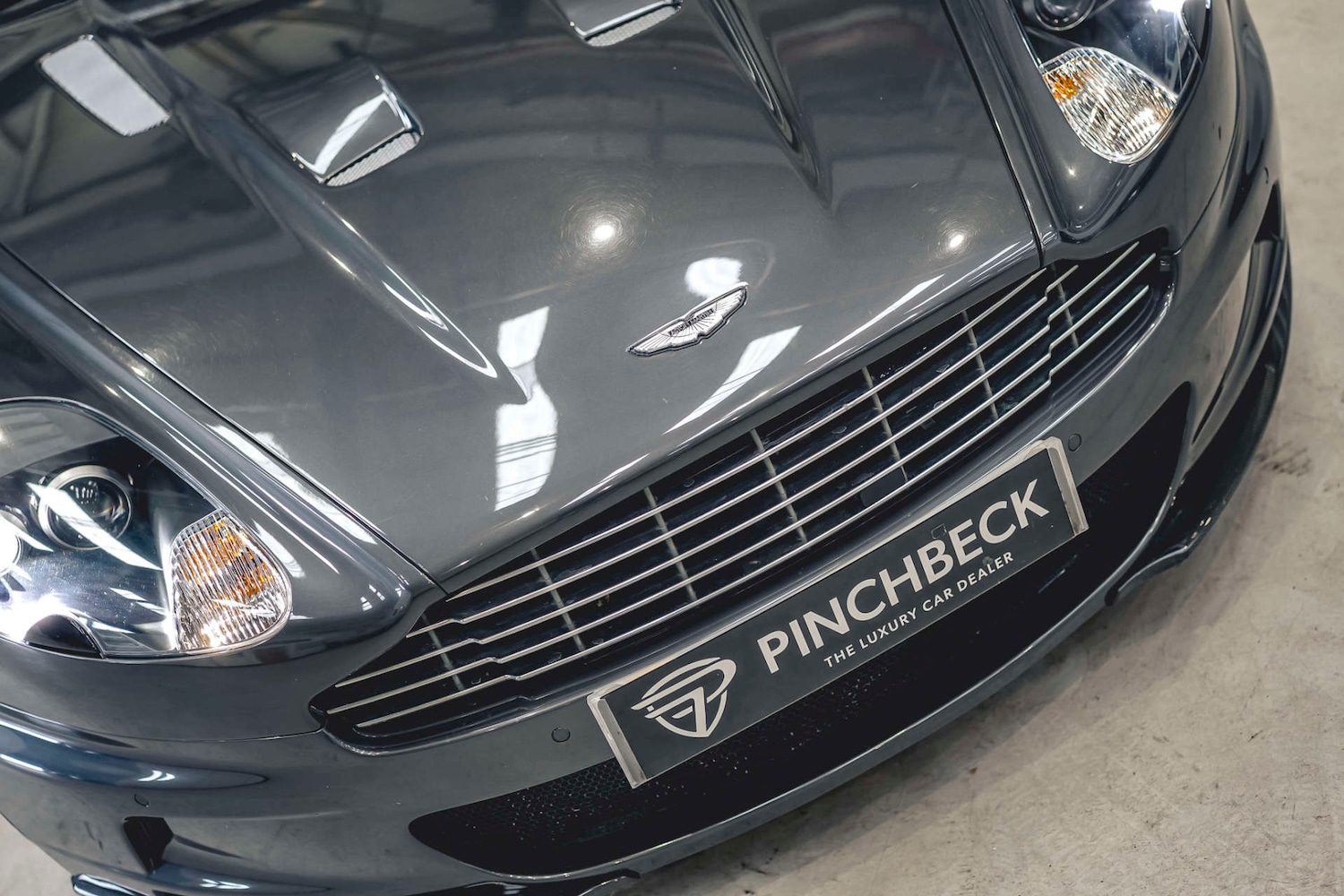 Used Aston Martin DBS 2010 for sale - 76693660: Photo 9