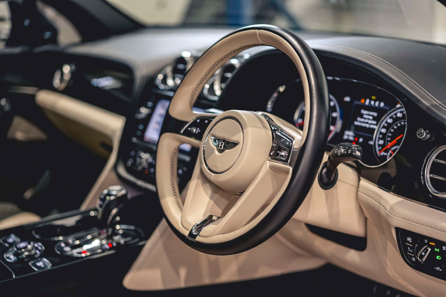 Used Bentley Bentayga 2018 for sale - 76693661: Photo 17