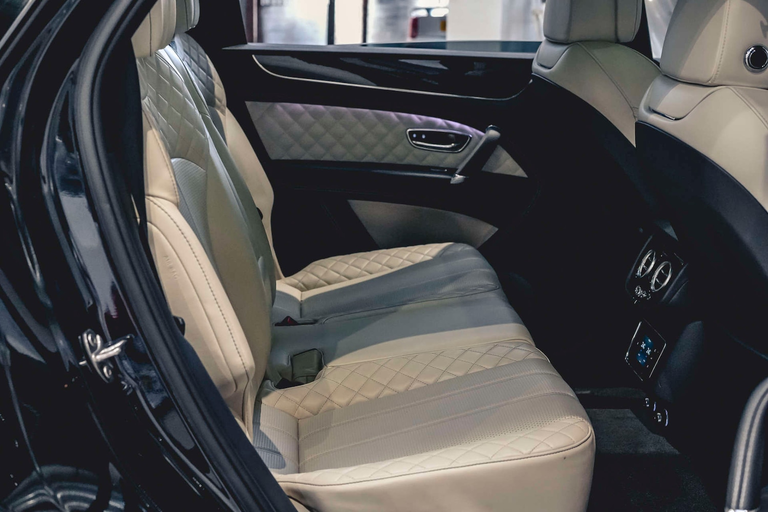 Used Bentley Bentayga 2018 for sale - 76693661: Photo 34