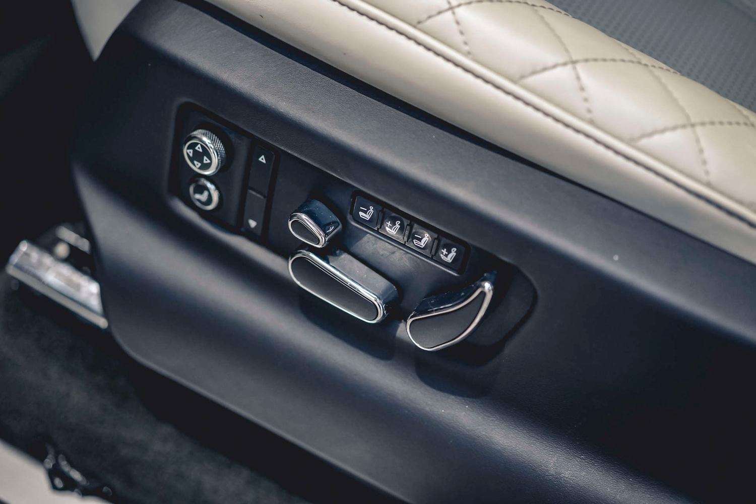 Used Bentley Bentayga 2018 for sale - 76693661: Photo 44