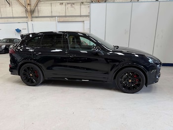 Used Porsche Cayenne 2017 for sale - 79101564: Photo