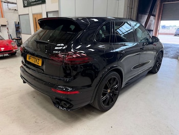 Used Porsche Cayenne 2017 for sale - 79101564: Photo