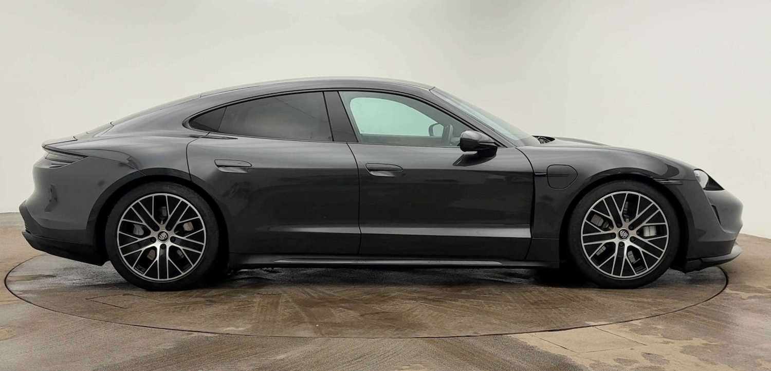 Used Porsche Taycan 2021 for sale - 77129807: Photo 2