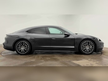 Used Porsche Taycan 2021 for sale - 77129807: Photo