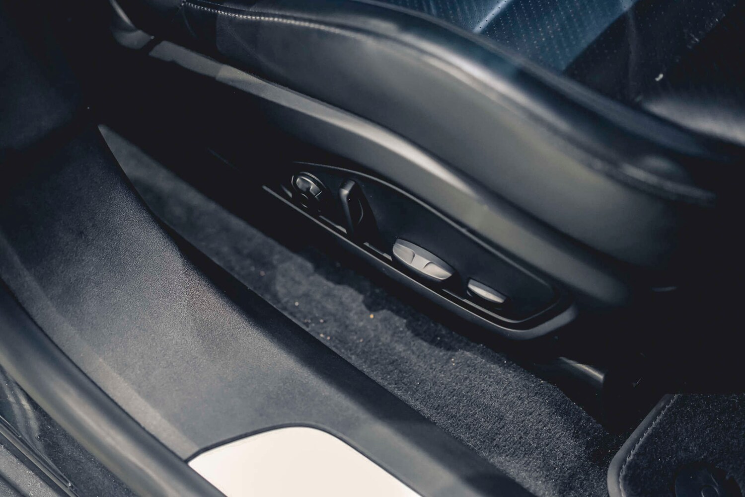 Used Porsche Taycan 2021 for sale - 77129807: Photo 31