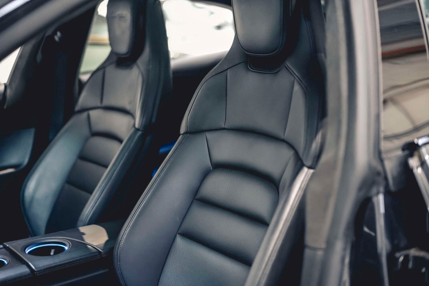 Used Porsche Taycan 2021 for sale - 77129807: Photo 33