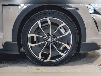 Used Porsche Taycan 2022 for sale - 79594886: Photo