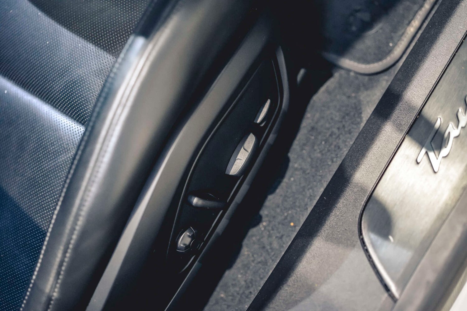 Used Porsche Taycan 2022 for sale - 77420223: Photo 21