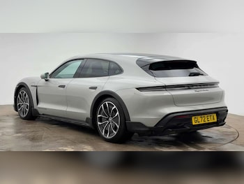 Used Porsche Taycan 2022 for sale - 77420223: Photo