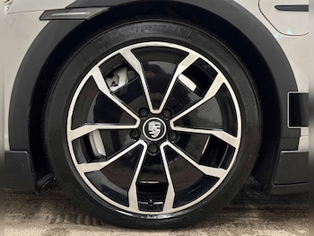 Used Porsche Taycan 2022 for sale - 77420223: Photo