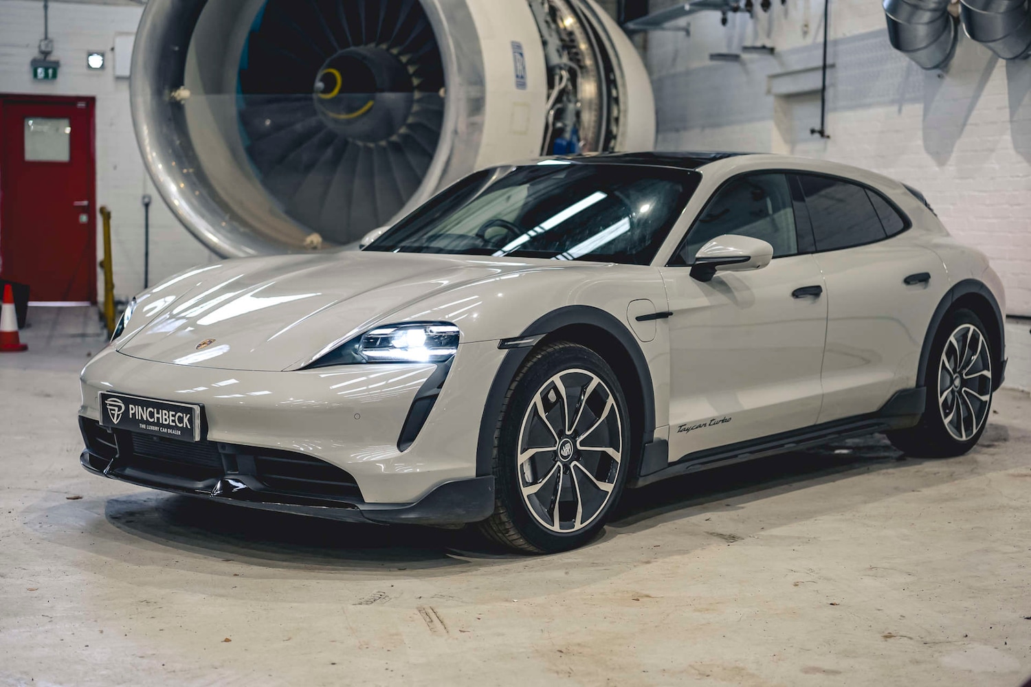 Used Porsche Taycan 2022 for sale - 77420223: Photo 9