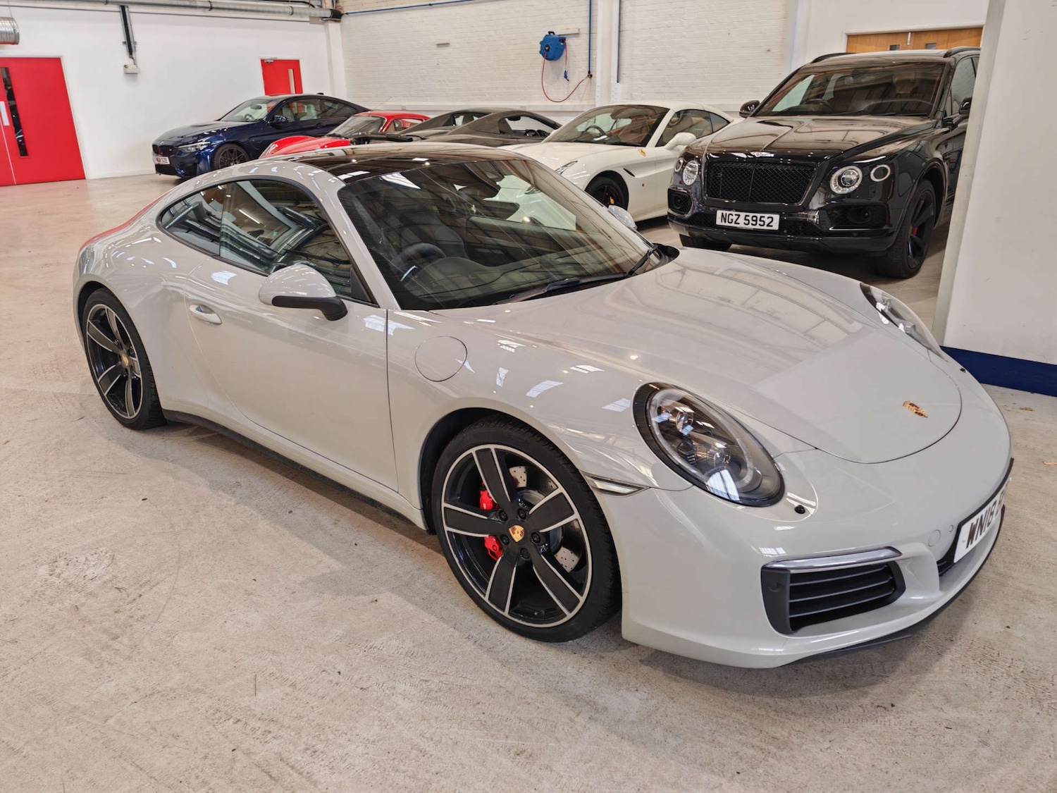 Used Porsche 911 2018 for sale - 77259151: Photo 3