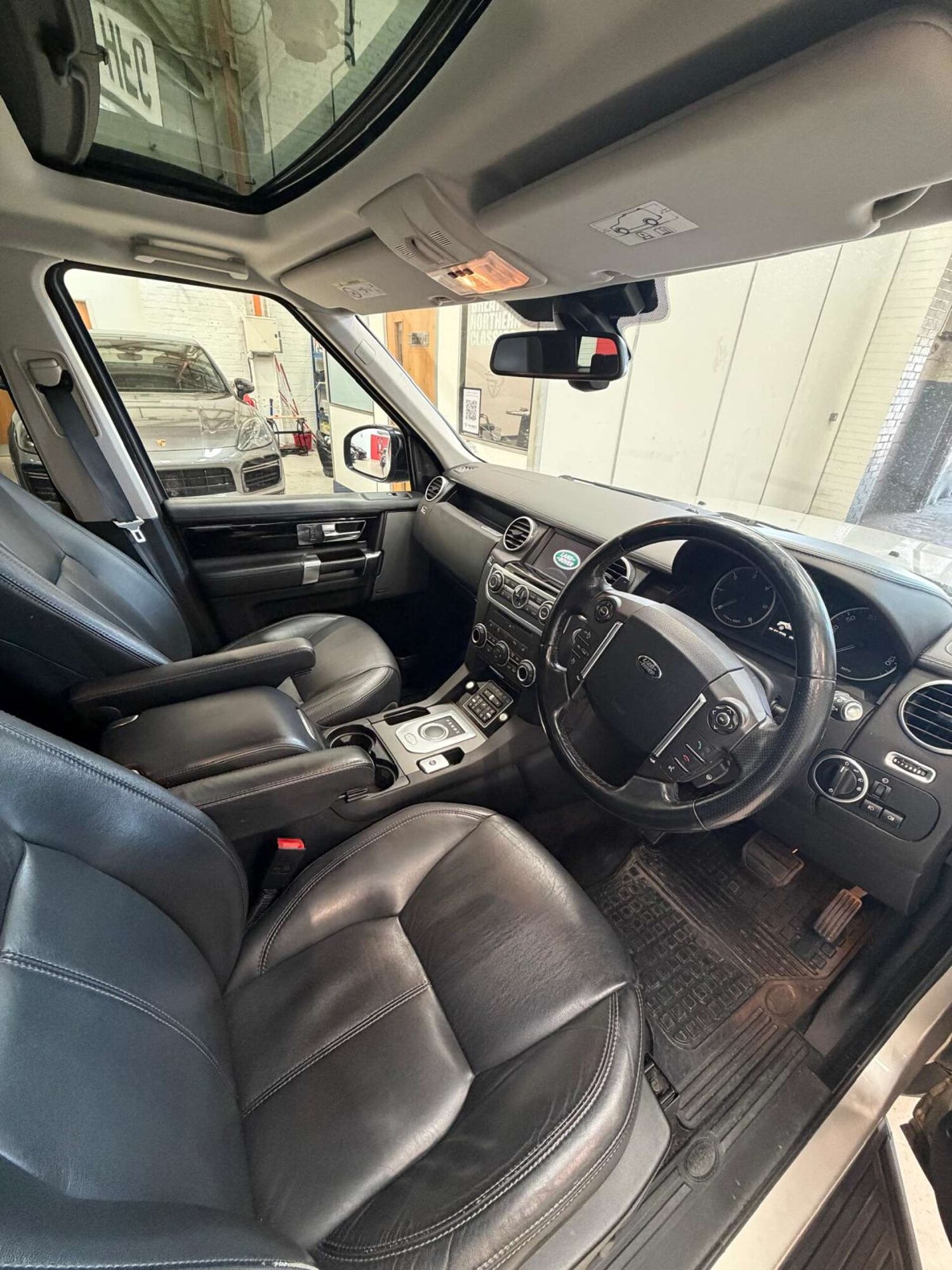 Used Land Rover Discovery 2015 for sale - 78162704: Photo 12