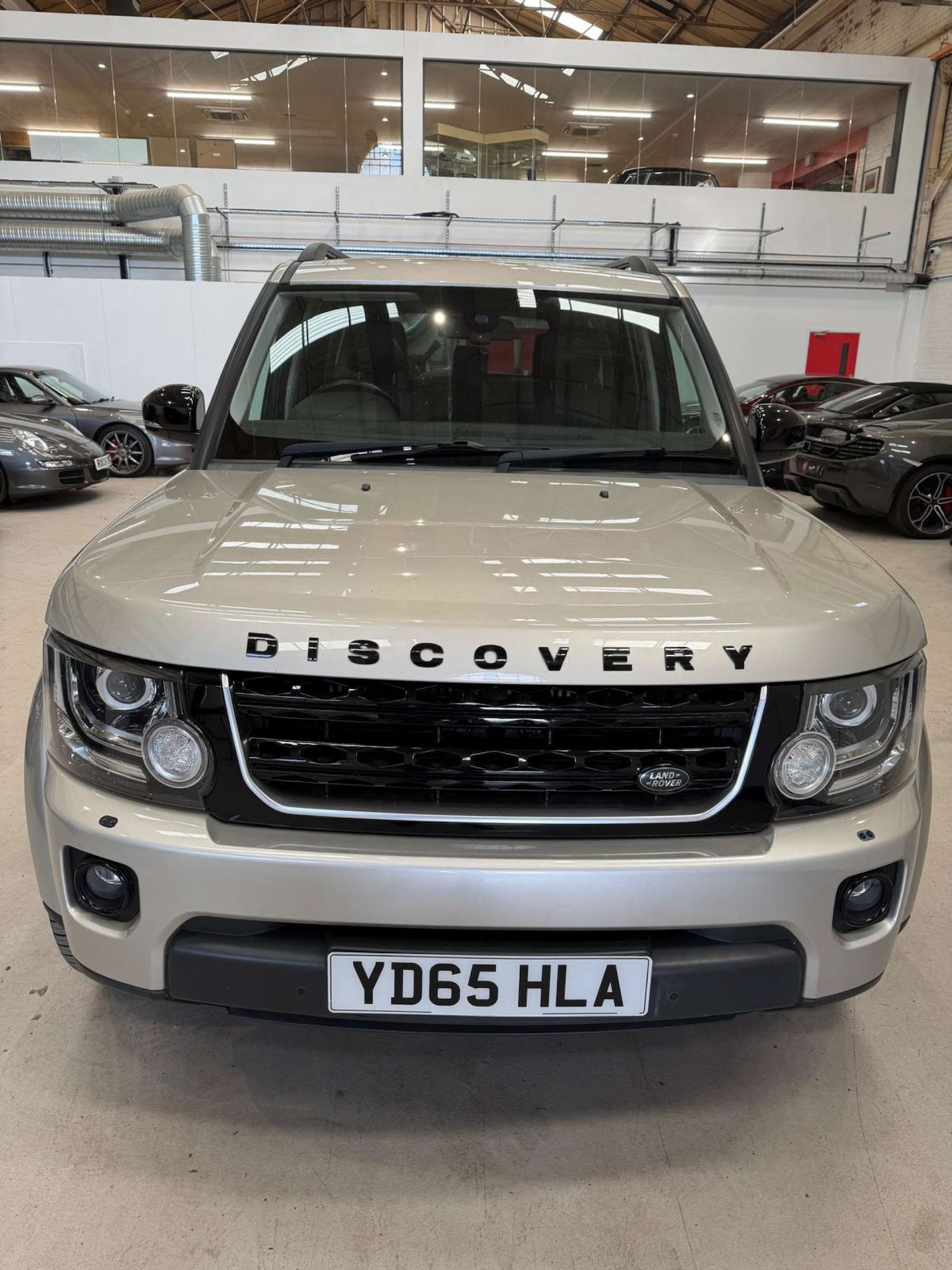 Used Land Rover Discovery 2015 for sale - 78162704: Photo 2