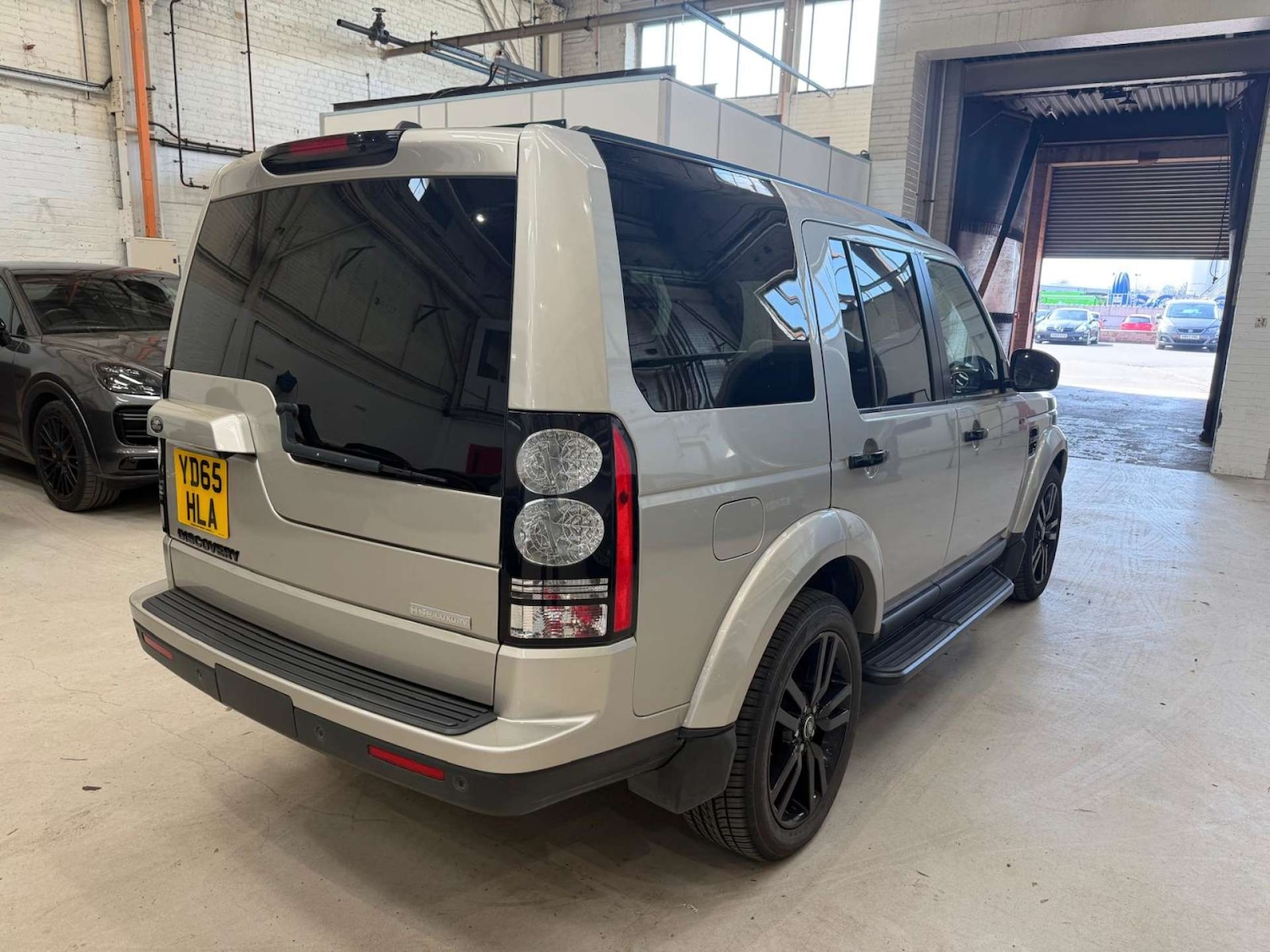 Used Land Rover Discovery 2015 for sale - 78162704: Photo 5