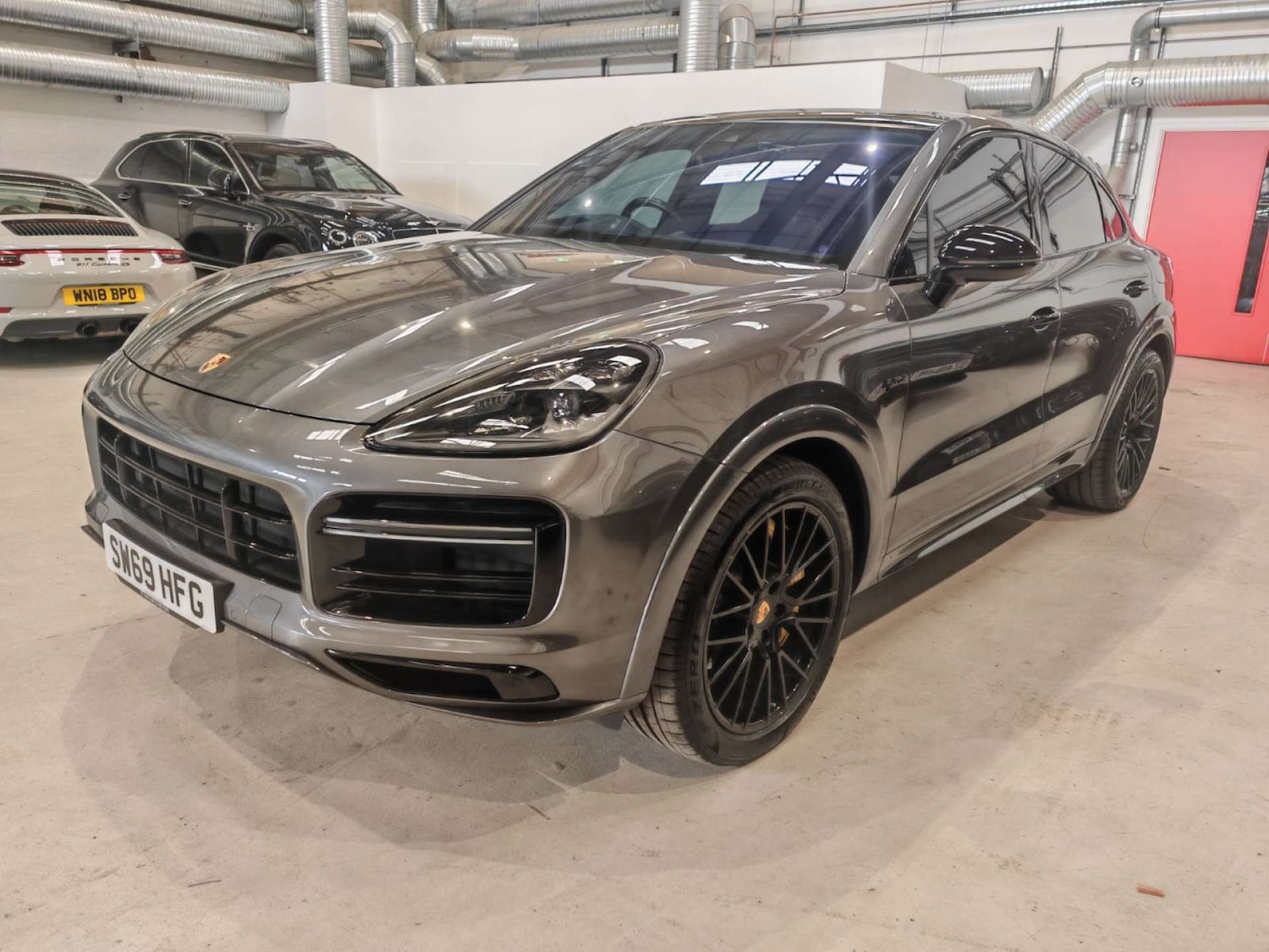 Used Porsche Cayenne 2020 for sale - 77792555: Photo 2