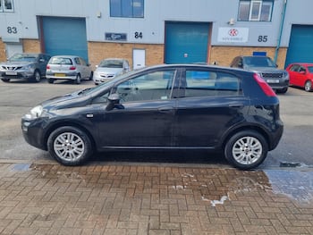 Used Fiat Punto 2015 for sale - 79750235: Photo