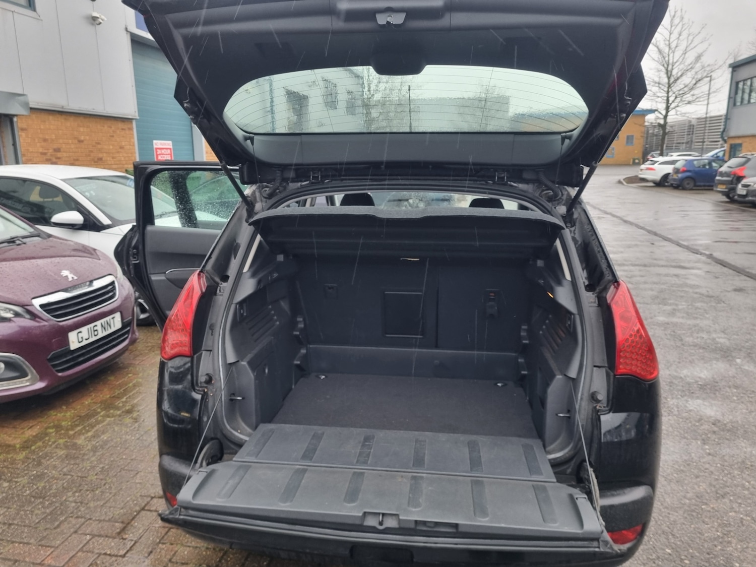 Used Peugeot 3008 2011 for sale - 77226081: Photo 8