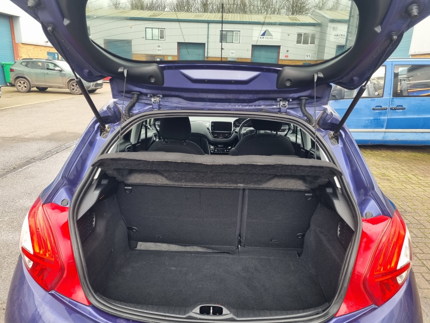 Used Peugeot 208 2013 for sale - 77818870: Photo 11